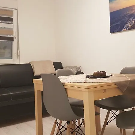 Ferienwohnung Cifci Apartment Friedrichshafen